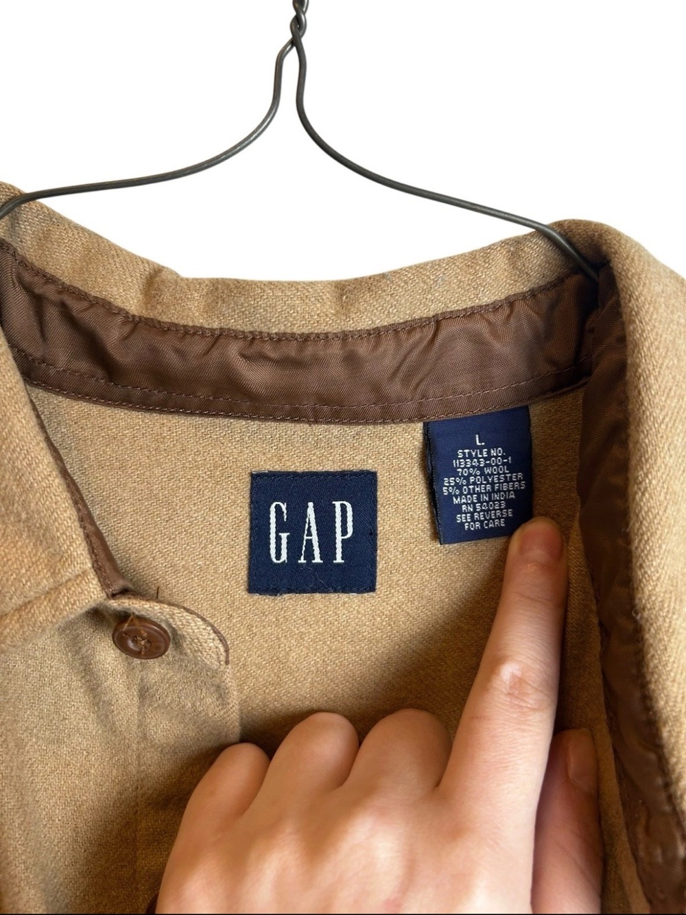 Vintage GAP 70% Wool Flannel Shirt Tan Camel Button Down Size L - Picture 2 of 4